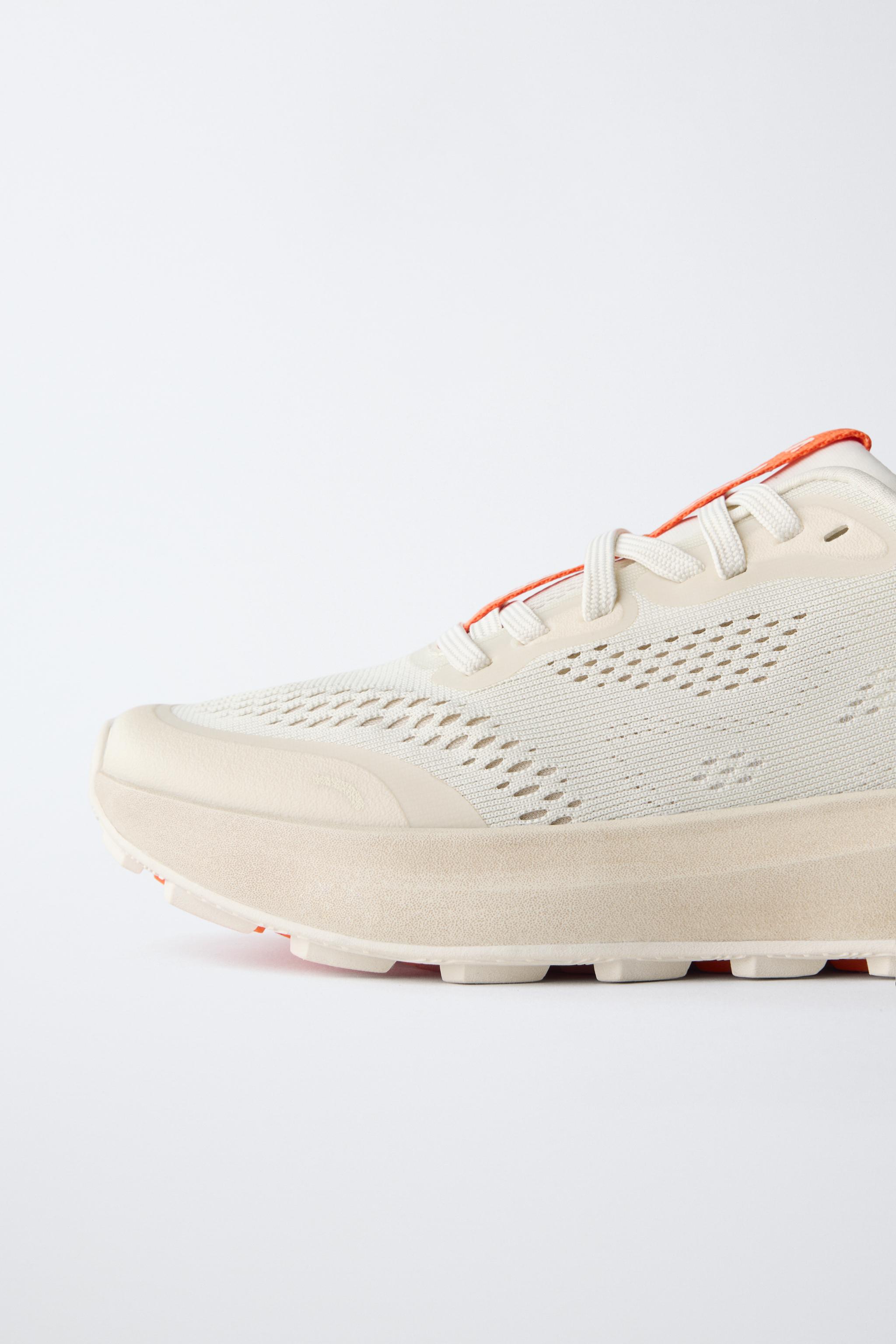 SPORT SNEAKERS